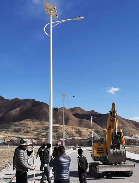 甘南碌曲10米玉树太阳能路灯项目