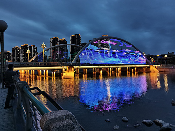 1742970194152440.jpg 玉树河道亮化.jpg