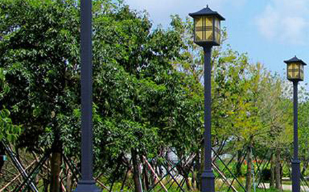 太阳能玉树庭院灯价格为何差三倍？关键看这几点